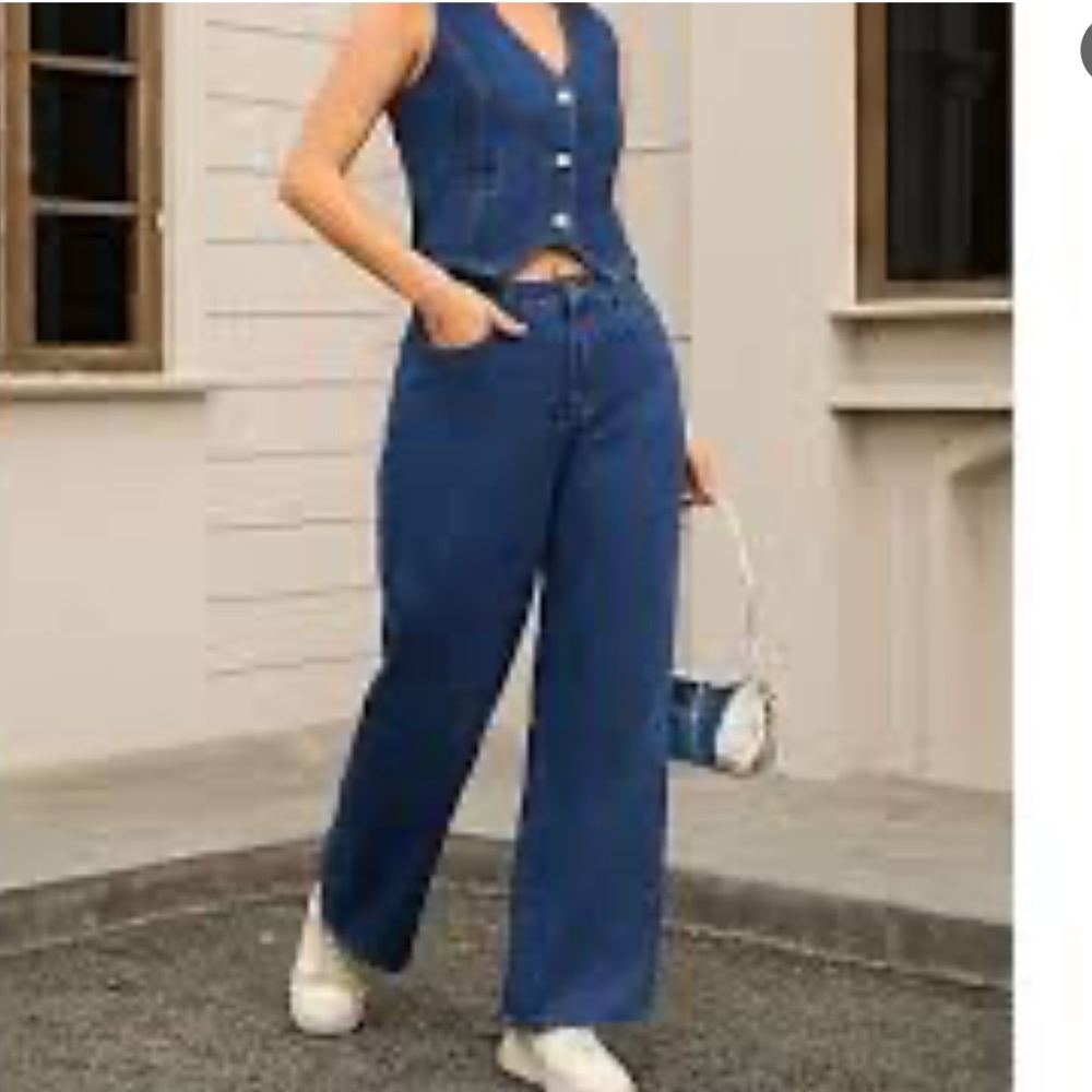 Women’s Full Set.  Pants and Vest  Set.   Blue  M